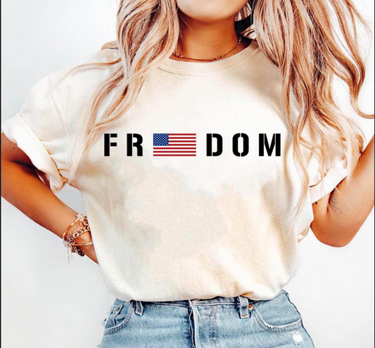 Freedom American Flag Graphic Tee – Patriotic USA Unisex T-Shirt in Beige