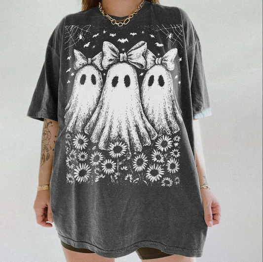 Charcoal gray oversized t-shirt with three cute ghosts wearing bows, surrounded by daisies, stars, and bats.